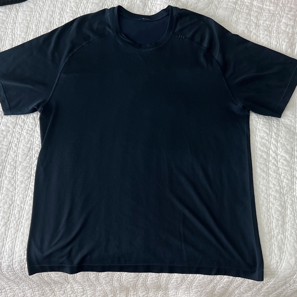 lululemon athletica Black Short Sleeve Tee